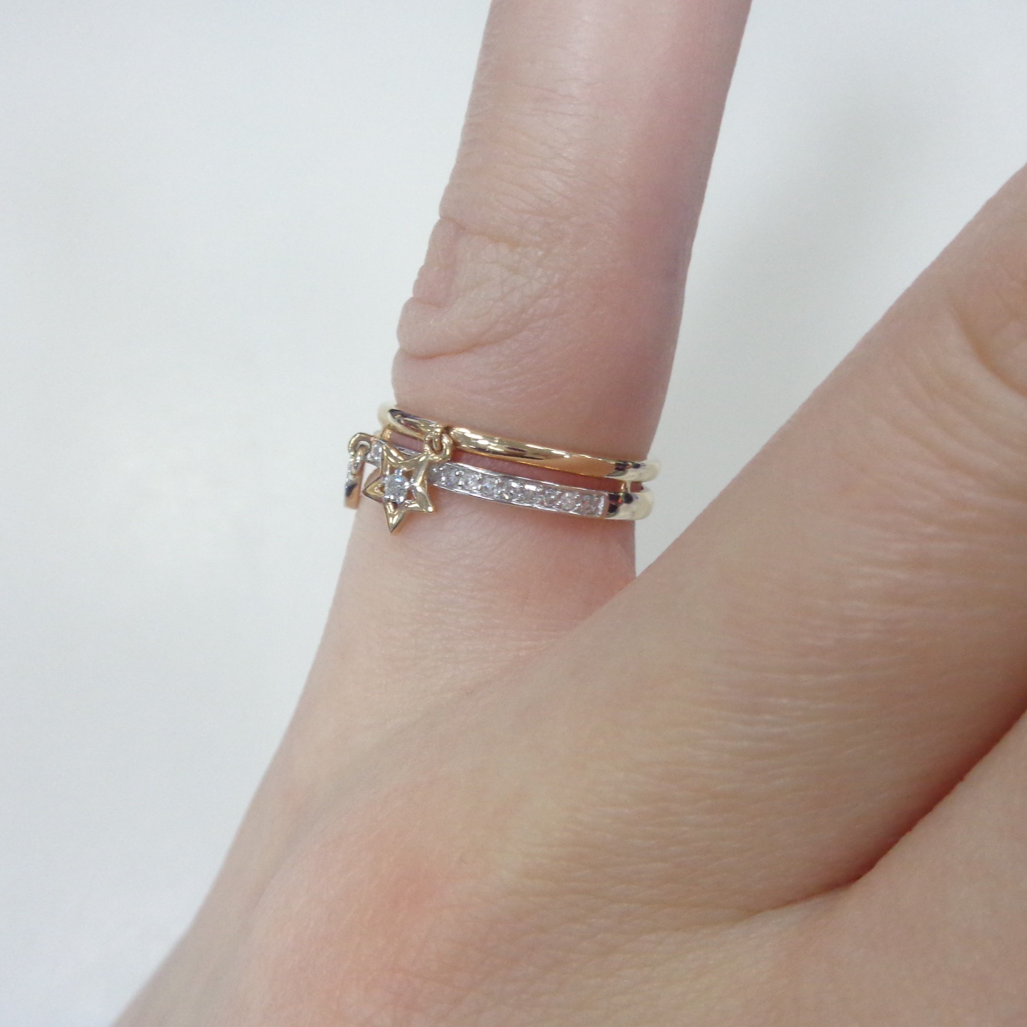 Золотое кольцо 585 пробы; родий; с подвесн. эл.; вставки 1 Бр.Кр-17 0,013 2/2А; 28 Бр.Кр-17 0,136 2/